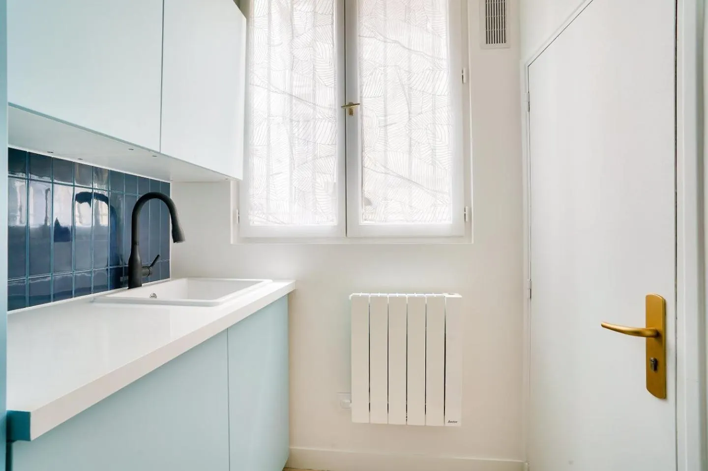 Studette Renovee Au Coeur Du Marais Apartment Paris France