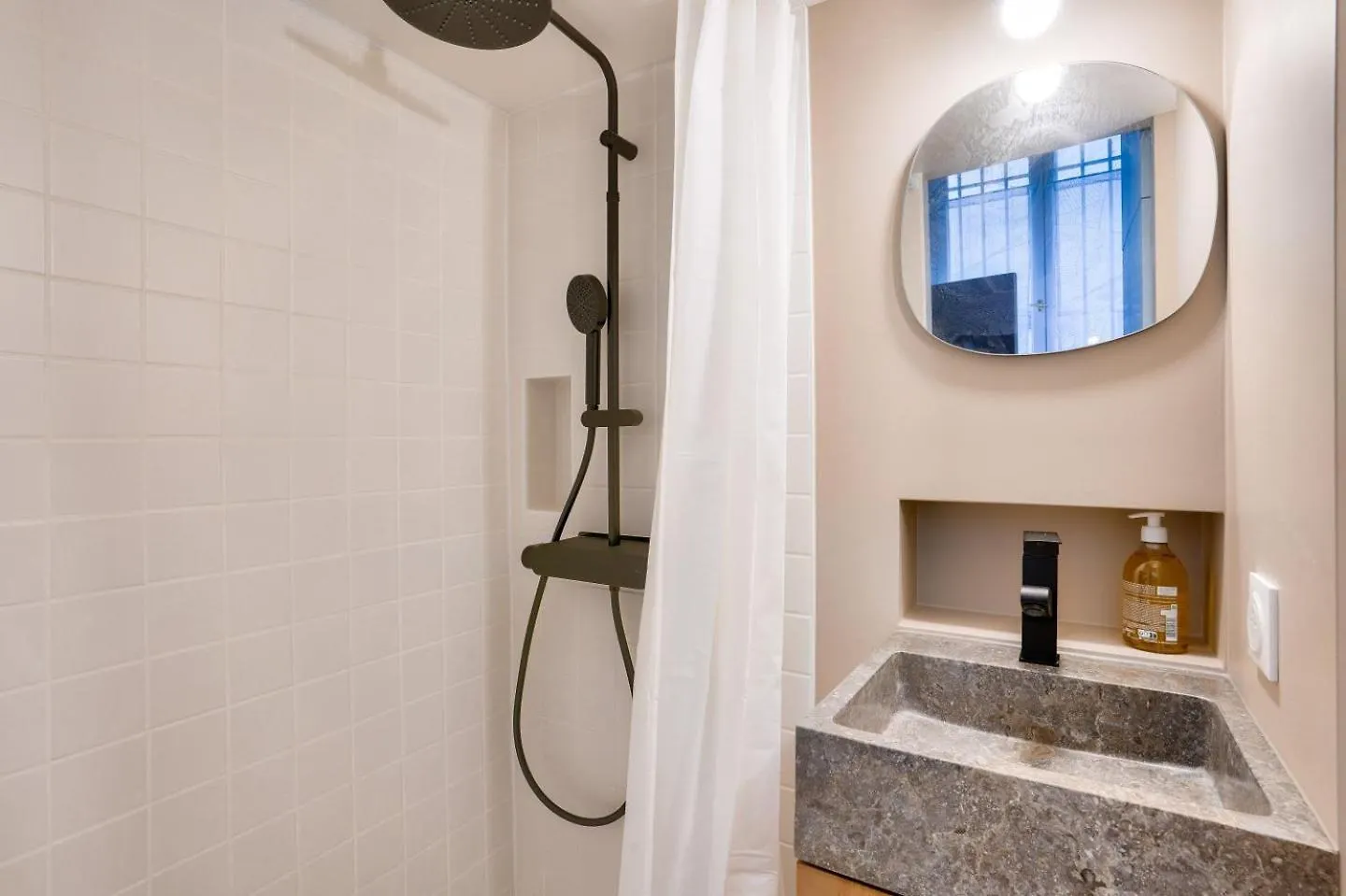 Studette Renovee Au Coeur Du Marais Apartment Paris